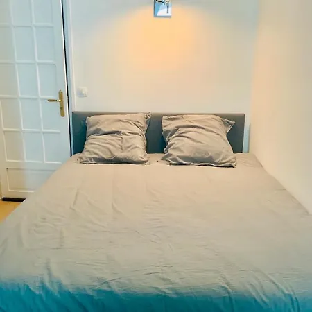 Appartamento Luxe-design En Plein Coeur Du Quartier Latin. A 5mn à Pied De Notre Dame Et 200m De La Rue De Buci Et Ses Nombreux Restaurants, Commerces De Proximité, Supermarchés Et Galeries. *