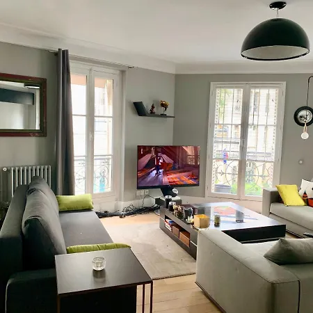 Appartamento Luxe-design En Plein Coeur Du Quartier Latin. A 5mn à Pied De Notre Dame Et 200m De La Rue De Buci Et Ses Nombreux Restaurants, Commerces De Proximité, Supermarchés Et Galeries. *